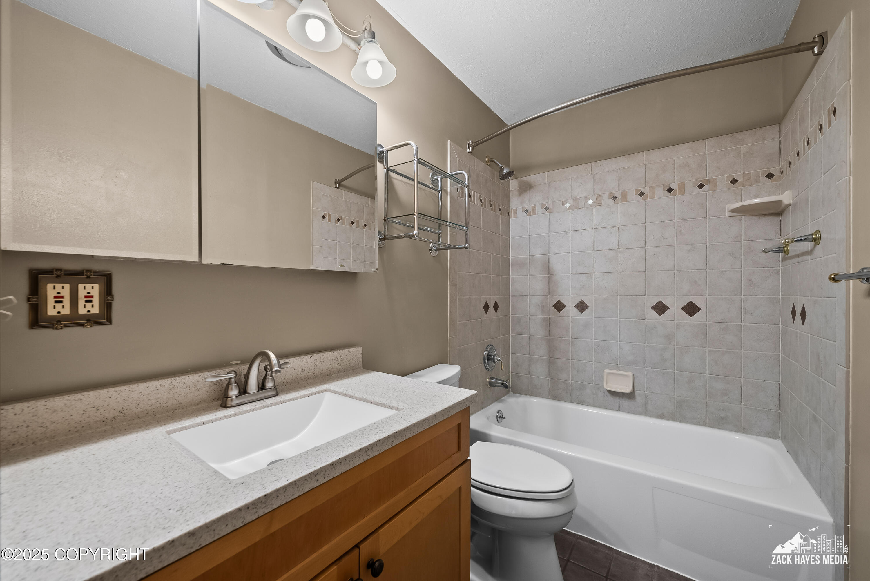 2044 Stonegate Circle