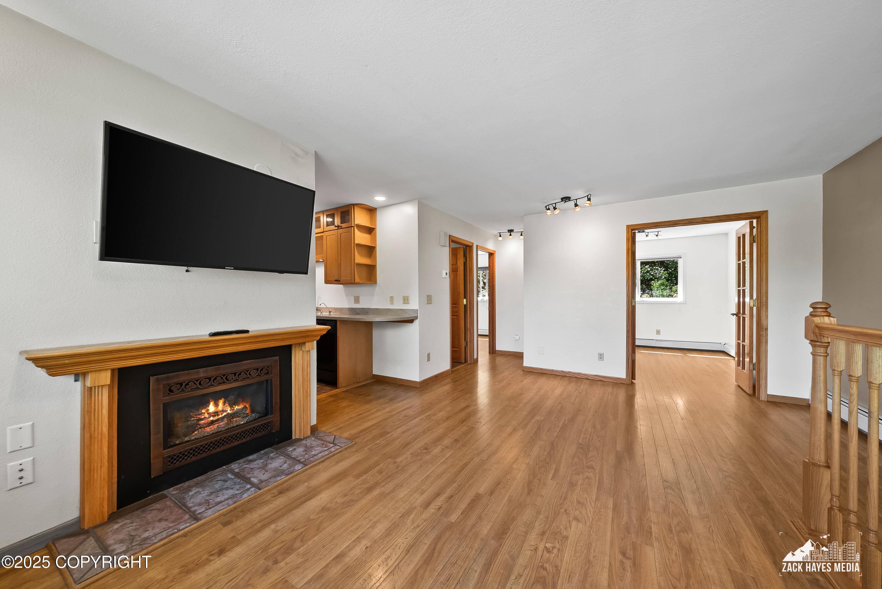 2044 Stonegate Circle