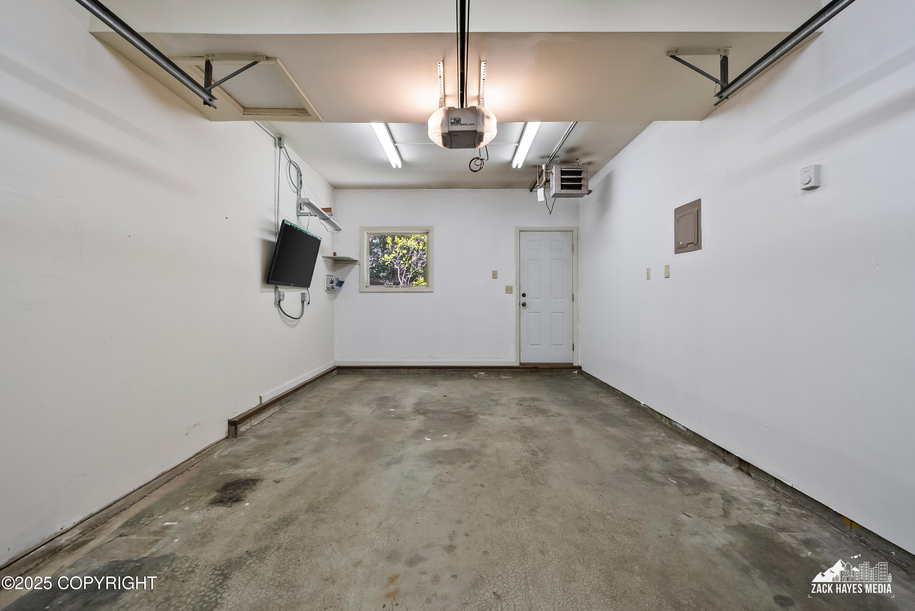 2044 Stonegate Circle