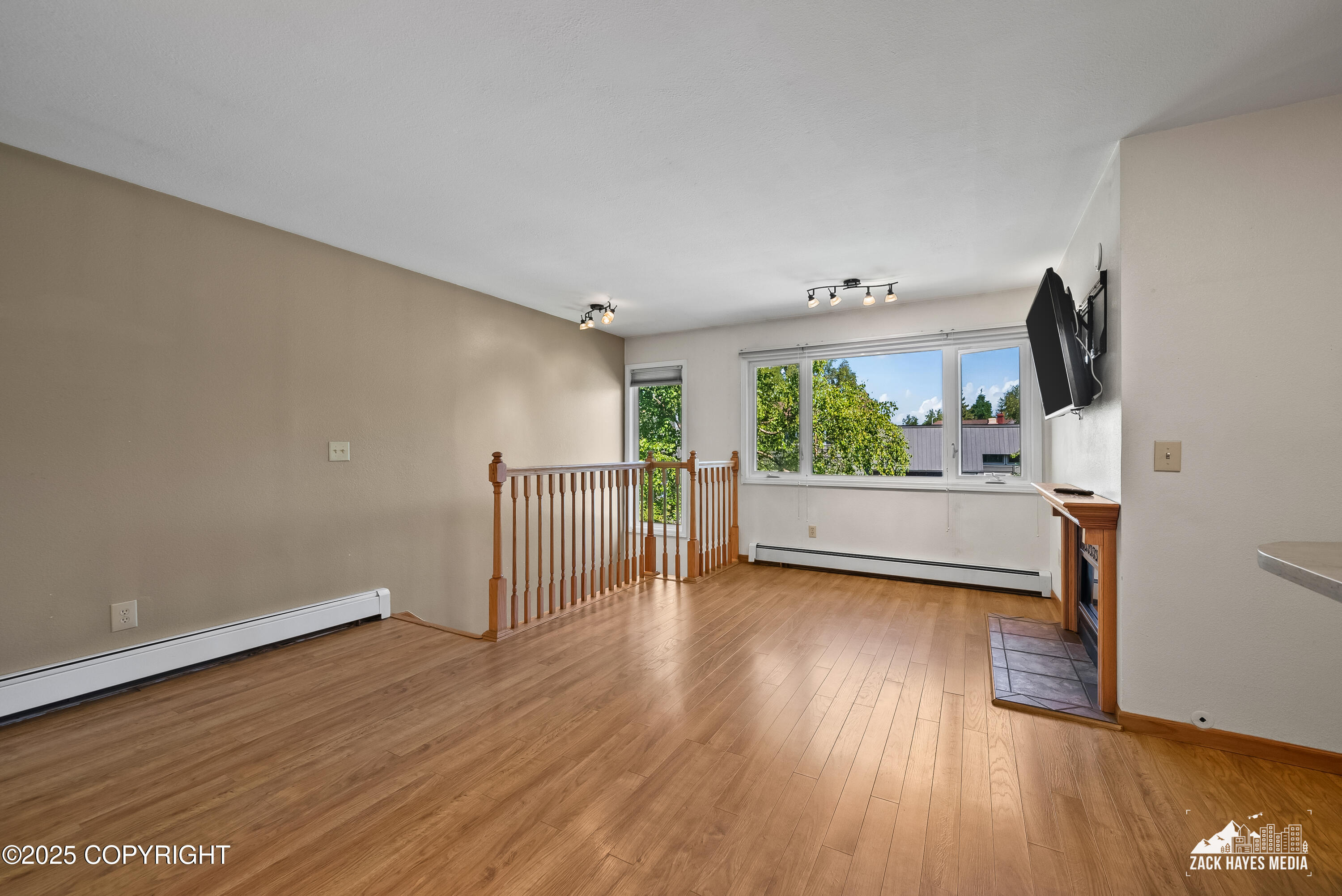 2044 Stonegate Circle