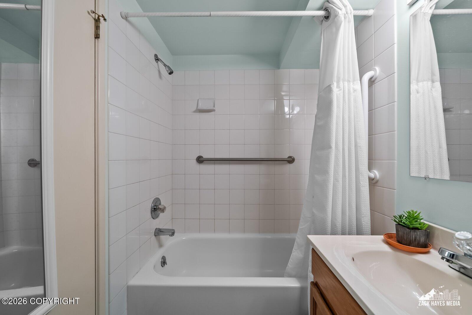 2601 Saint Elias Drive