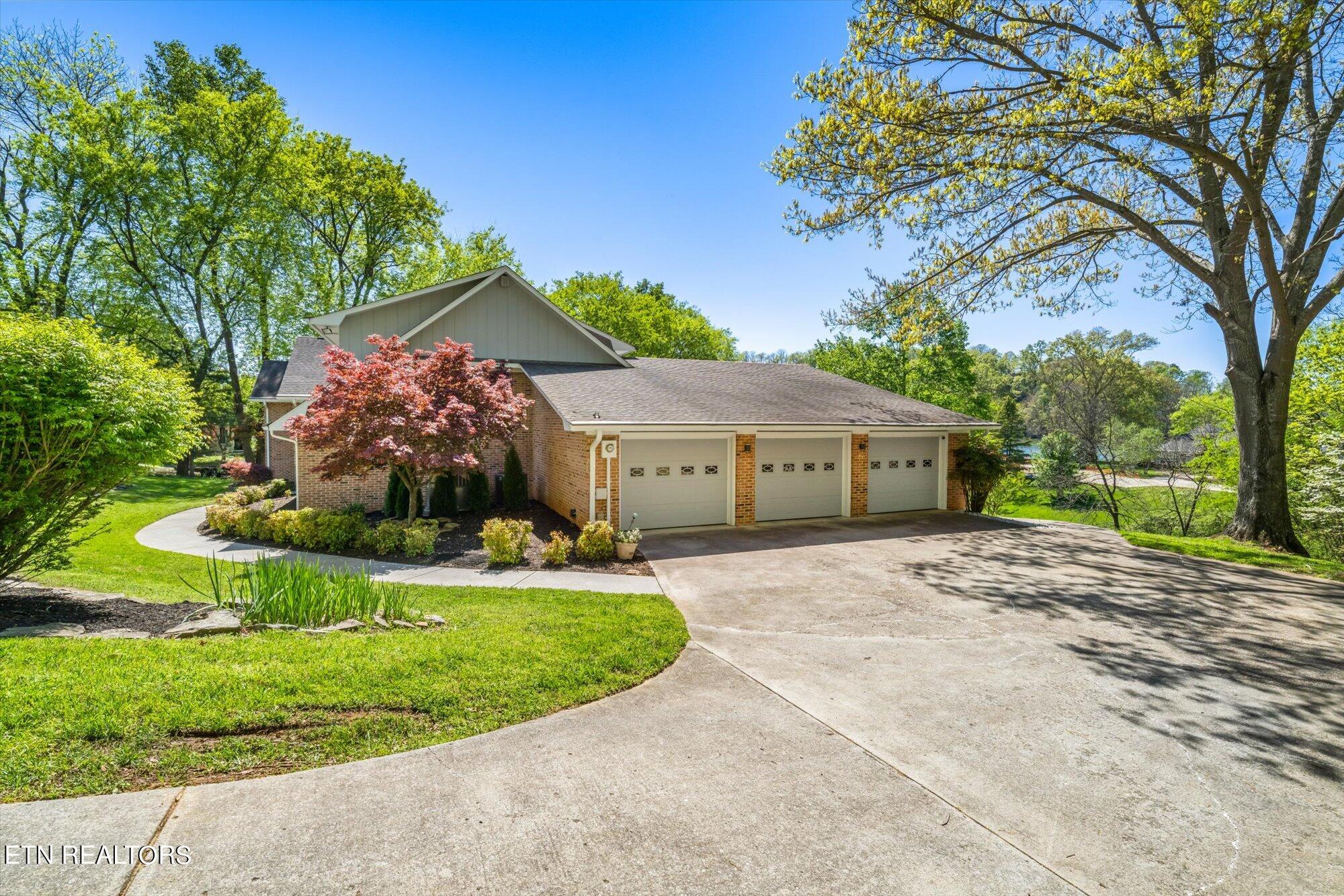 12319 River Oaks Point