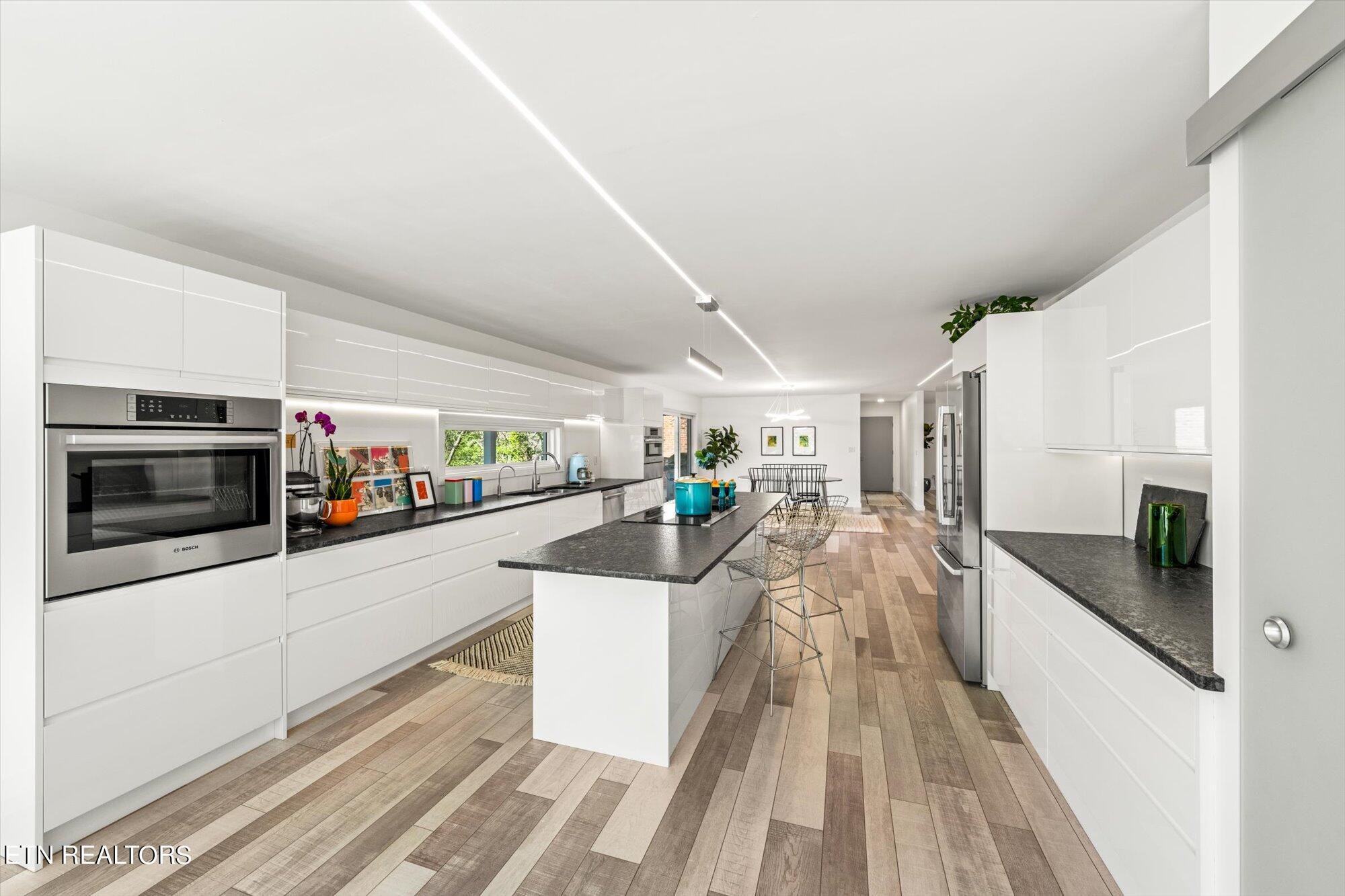 12319 River Oaks Point