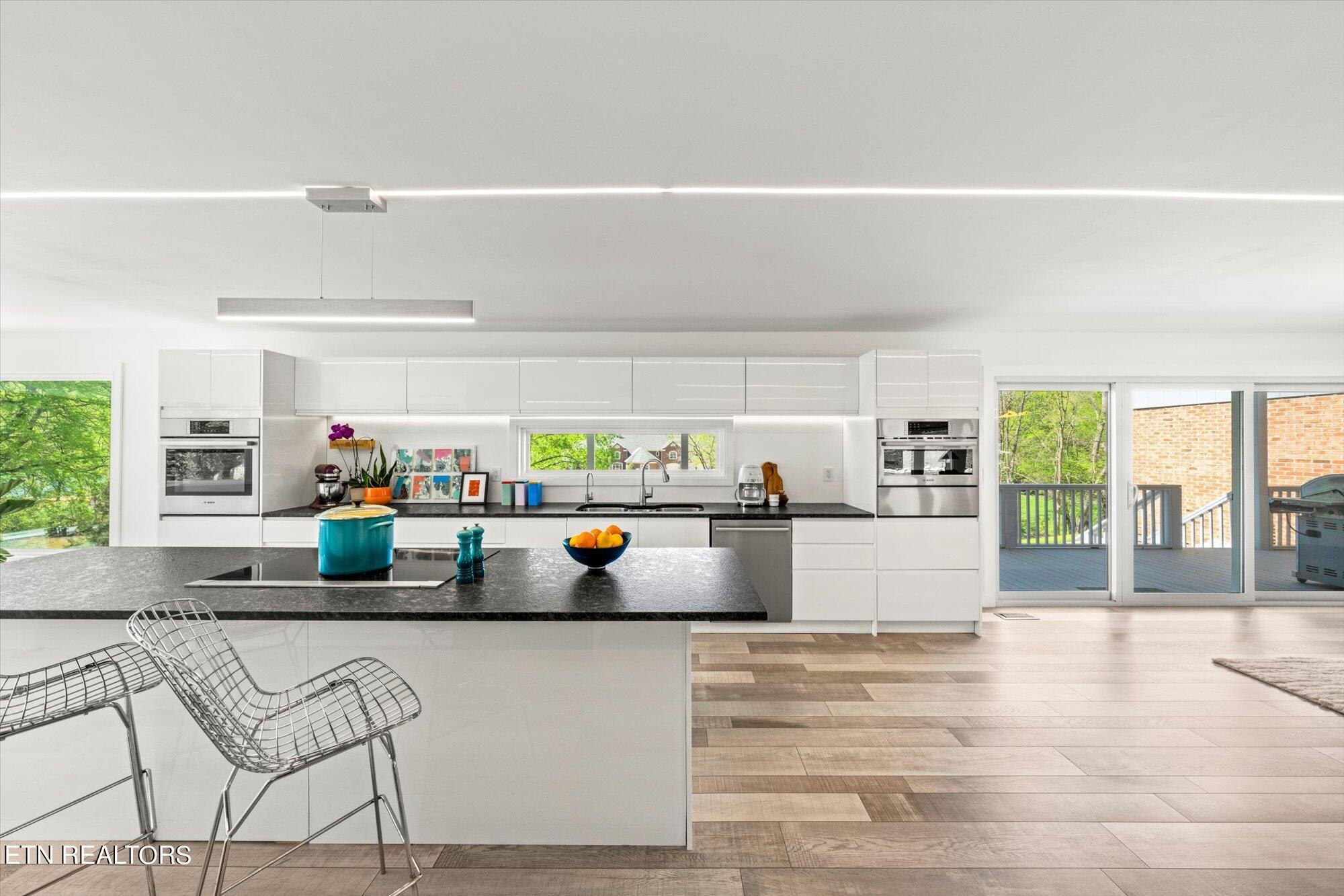 12319 River Oaks Point