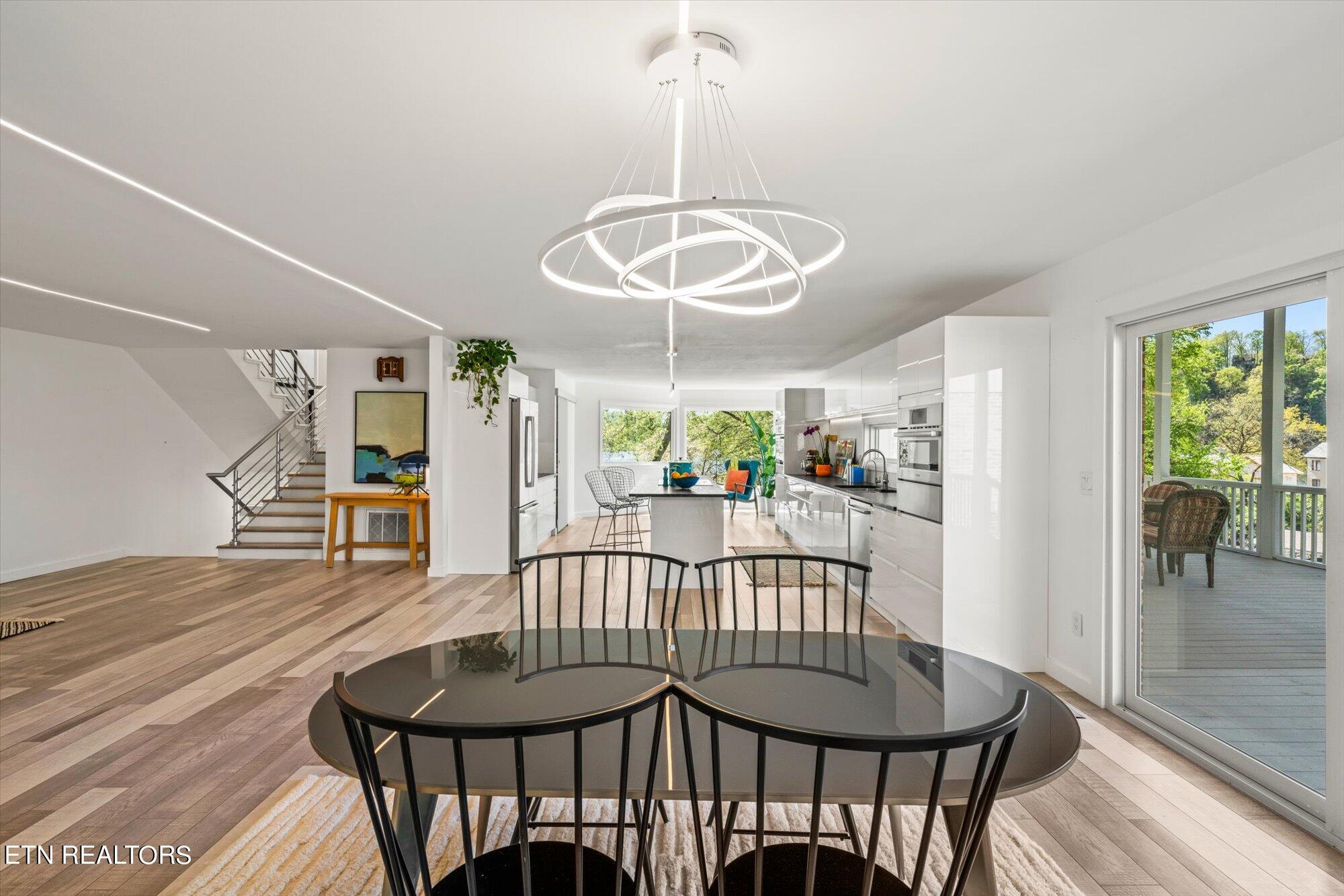 12319 River Oaks Point