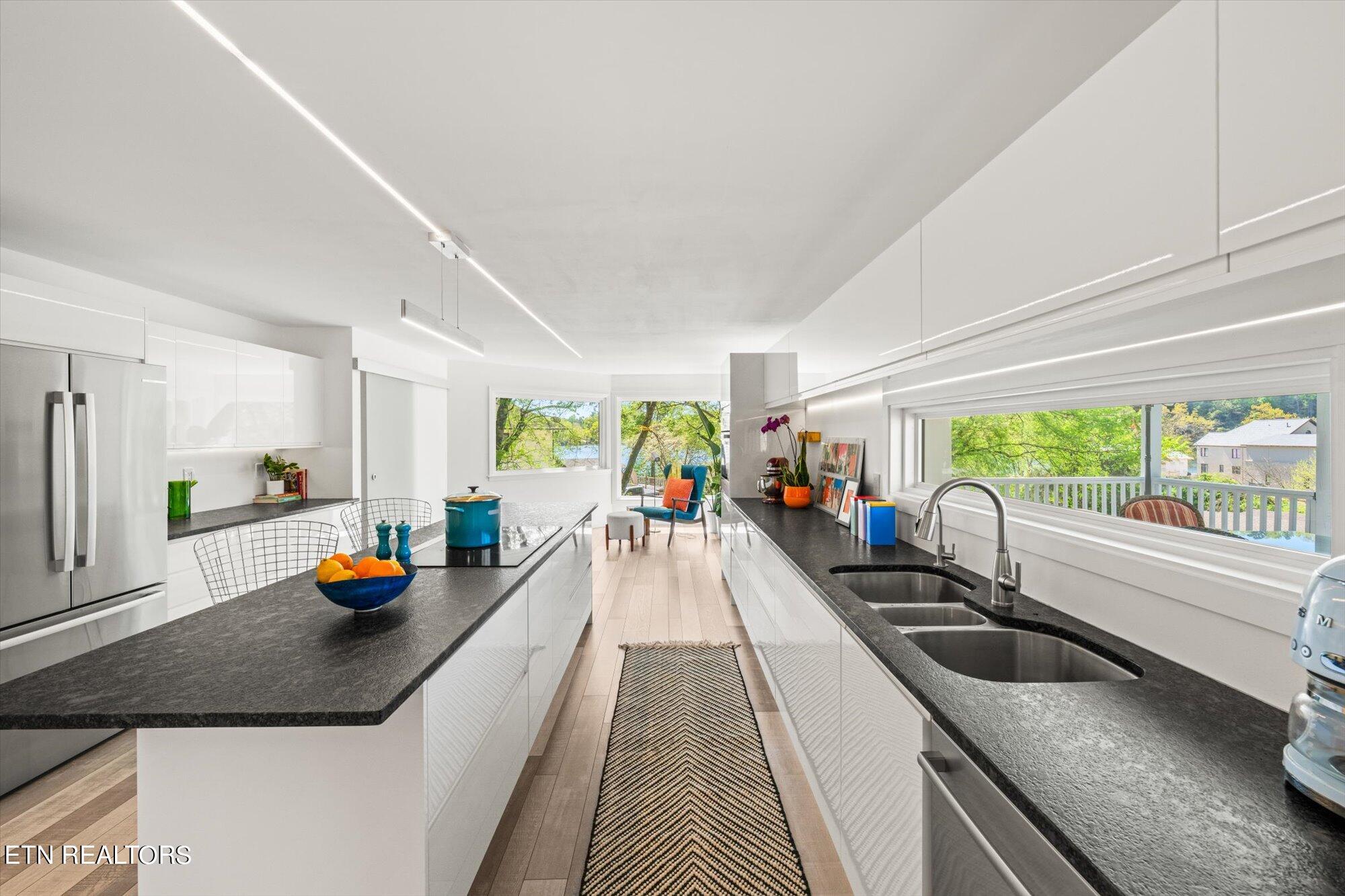 12319 River Oaks Point