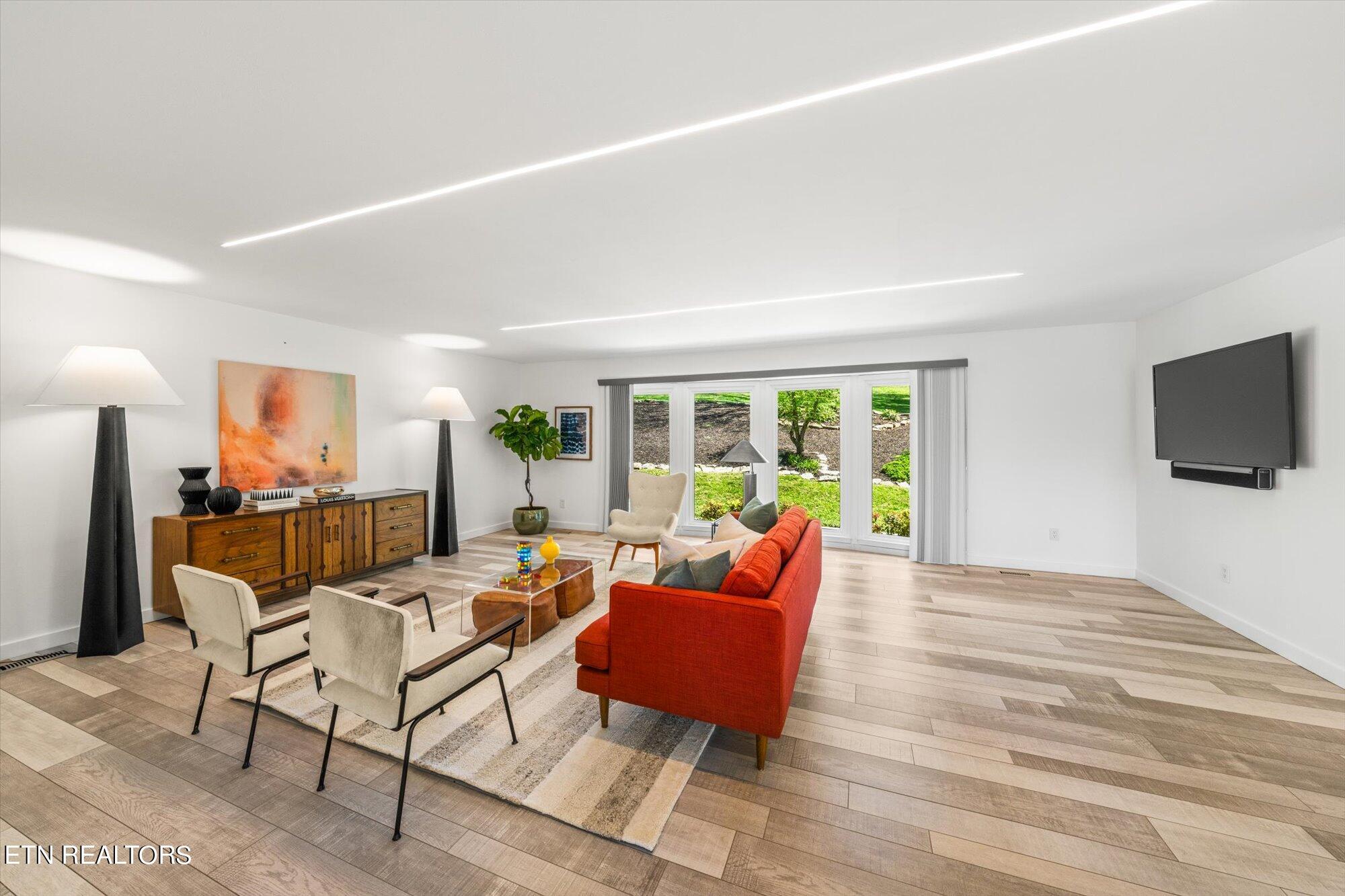 12319 River Oaks Point