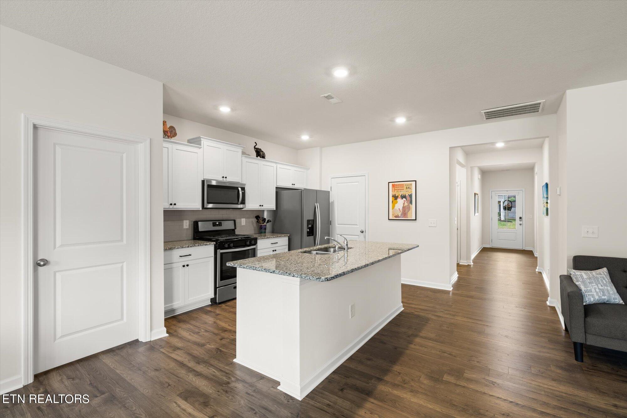 1203 Hampton Place Circle