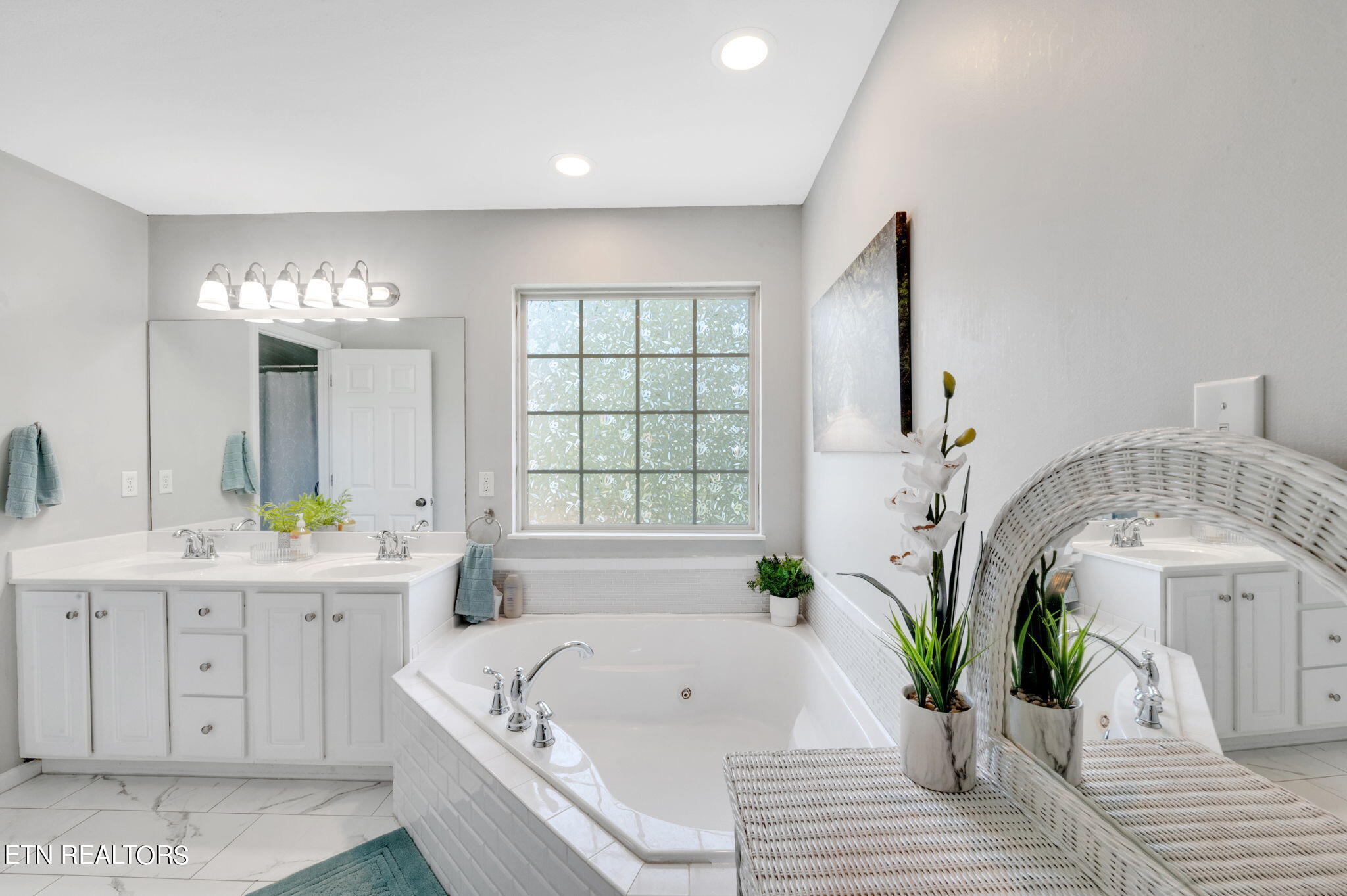 9913 Coral Springs Lane