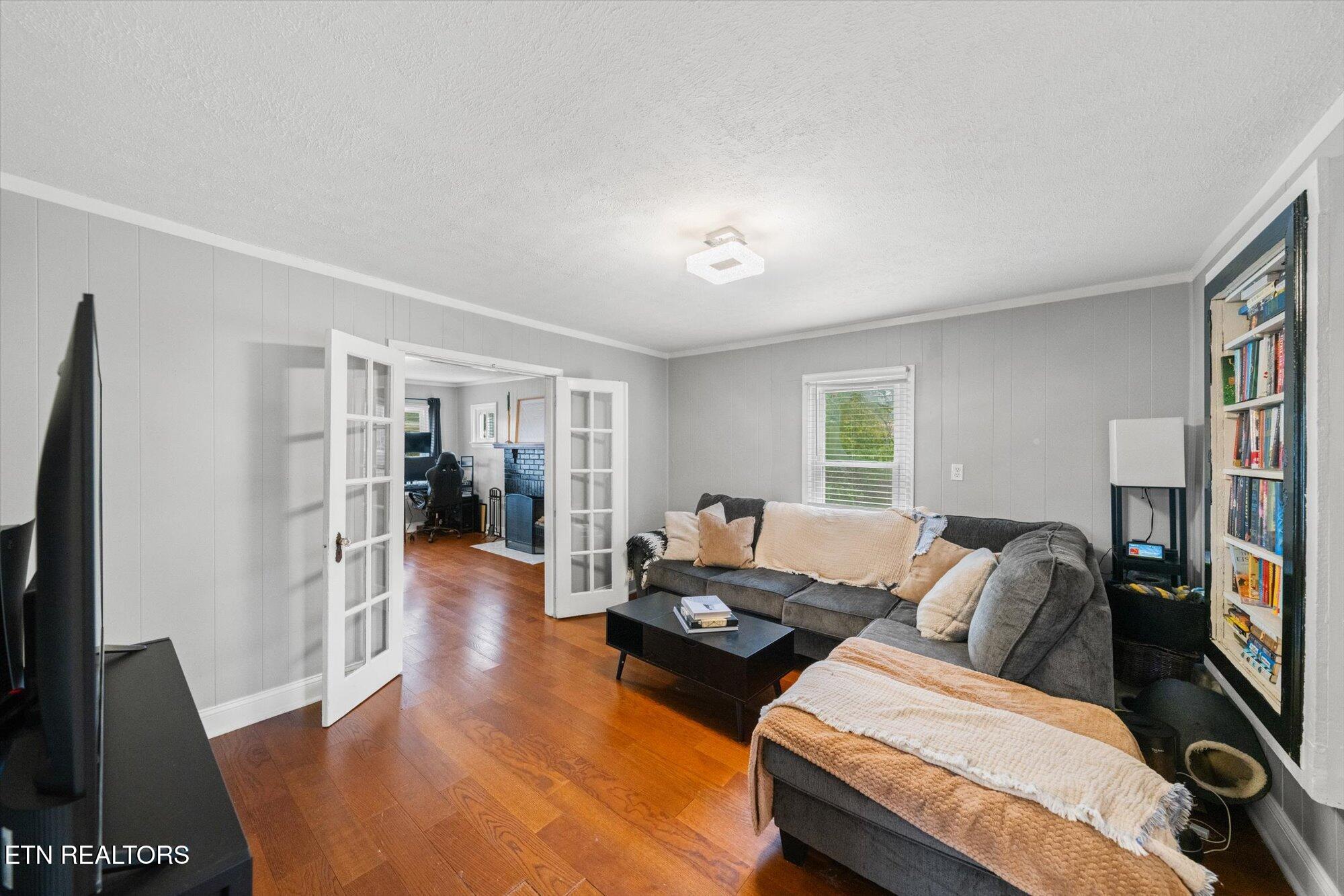 4913 Landbrook Drive