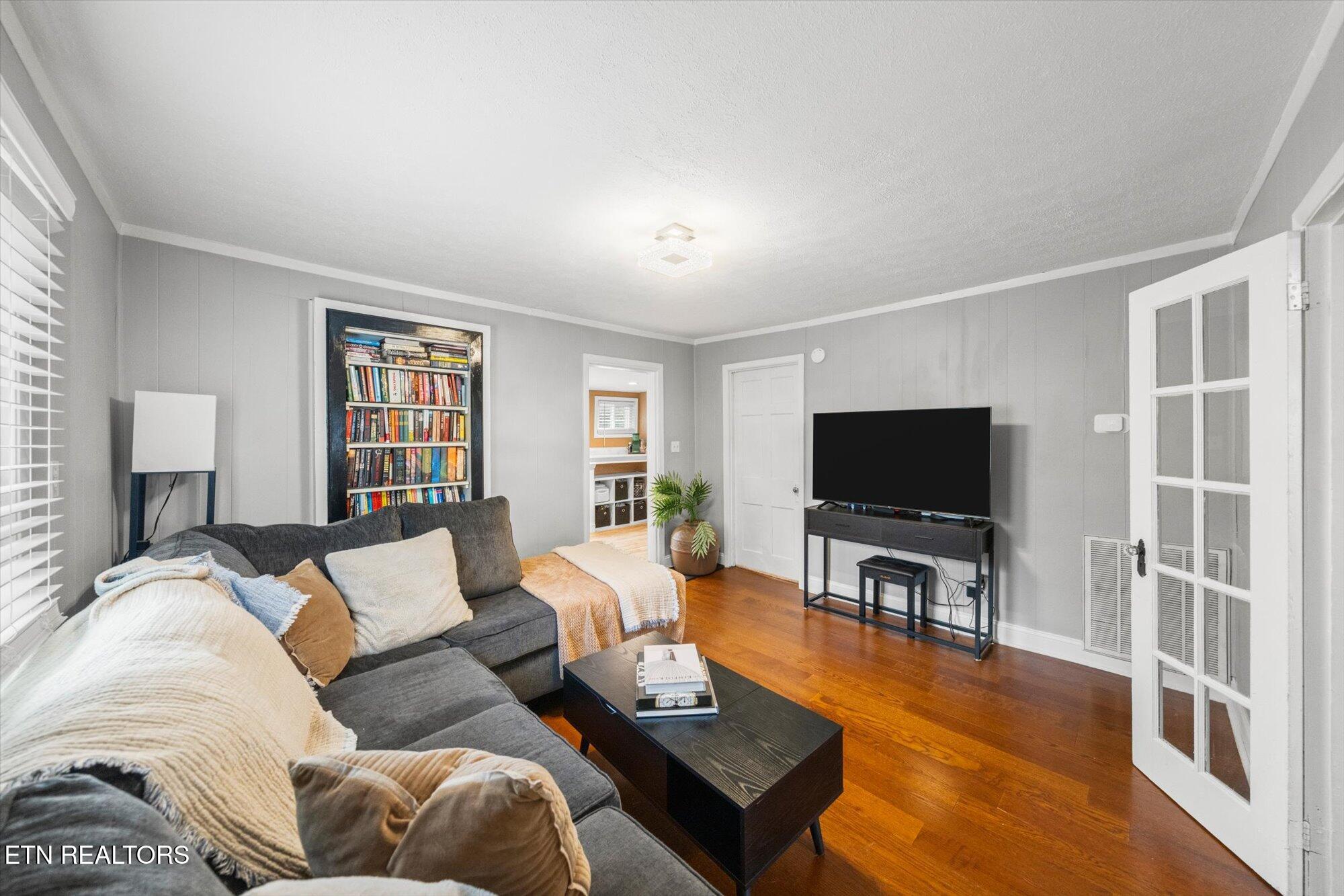 4913 Landbrook Drive