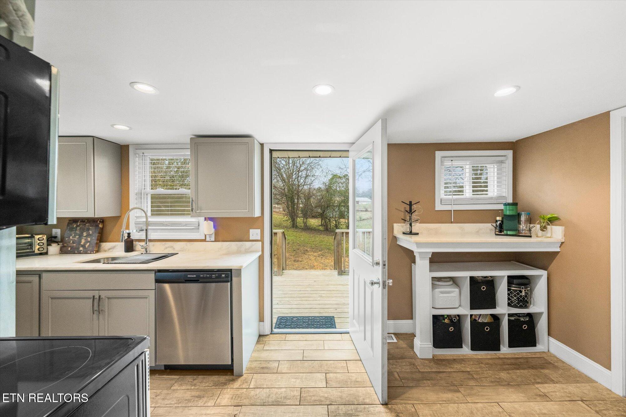 4913 Landbrook Drive