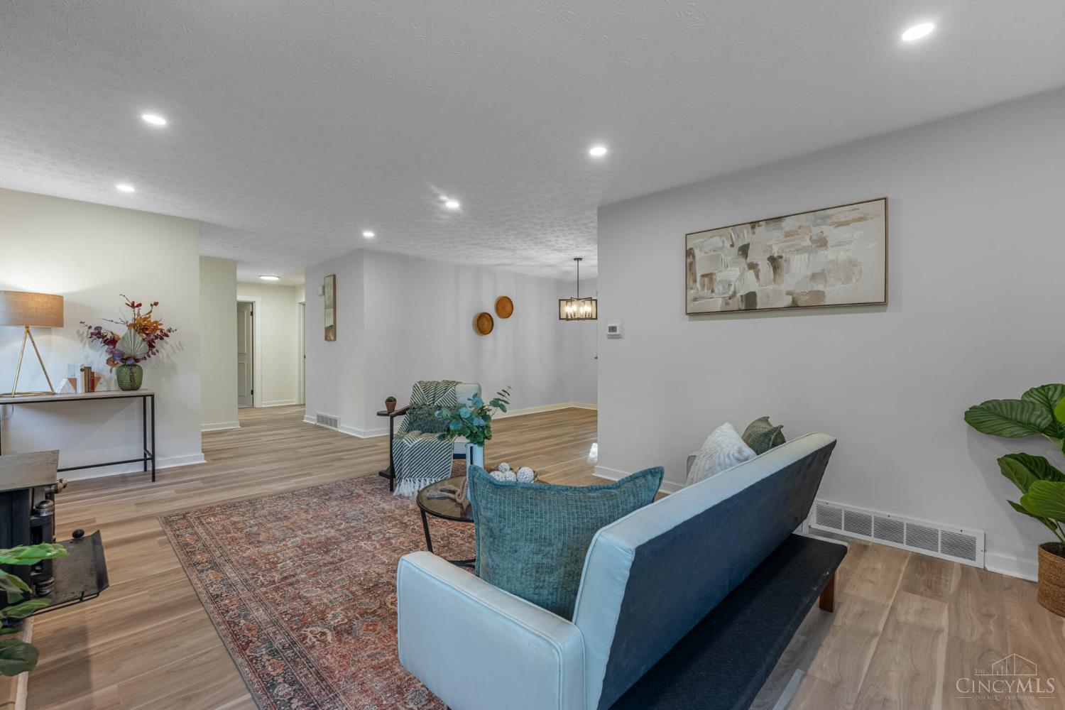 8301 Red Lion Five Points Road