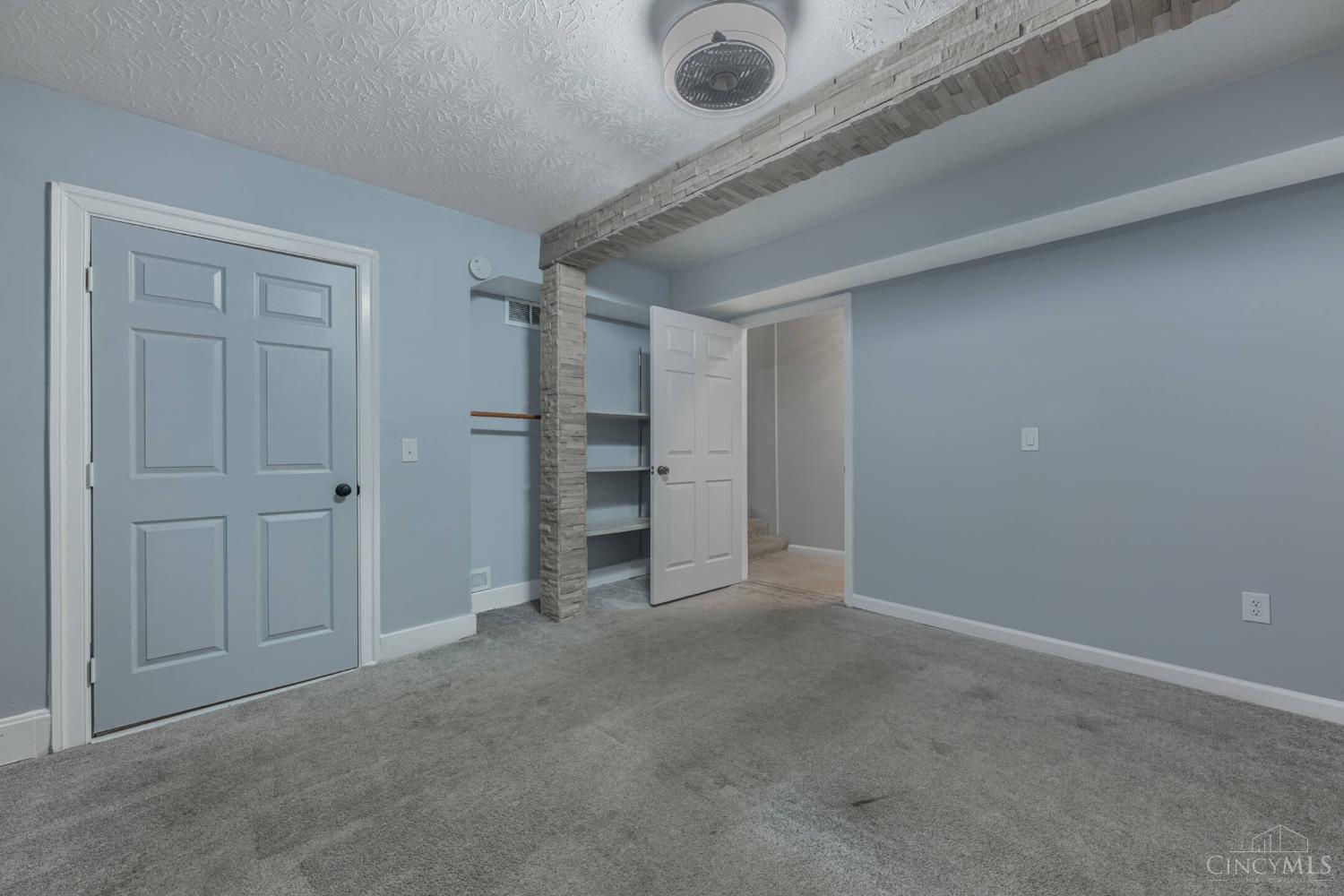 1041 Vine Street