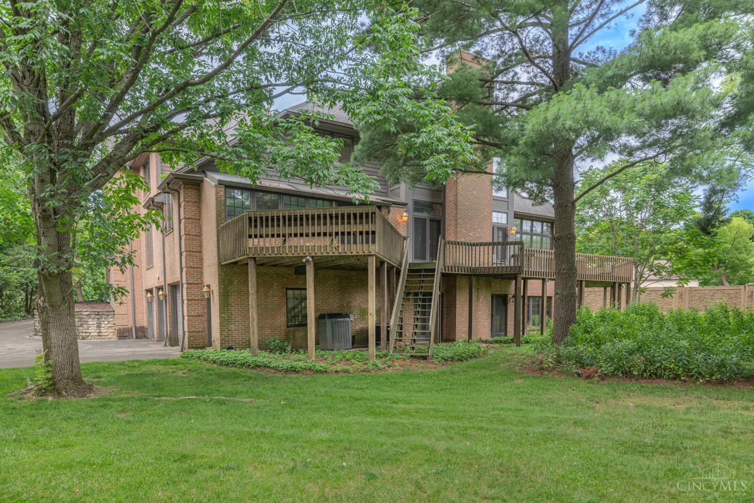 514 Shambord Circle