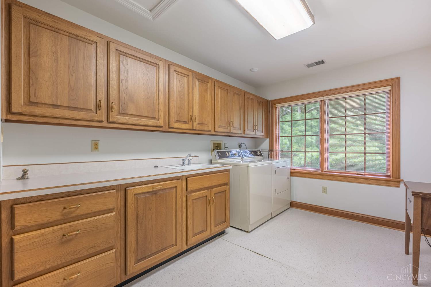 514 Shambord Circle