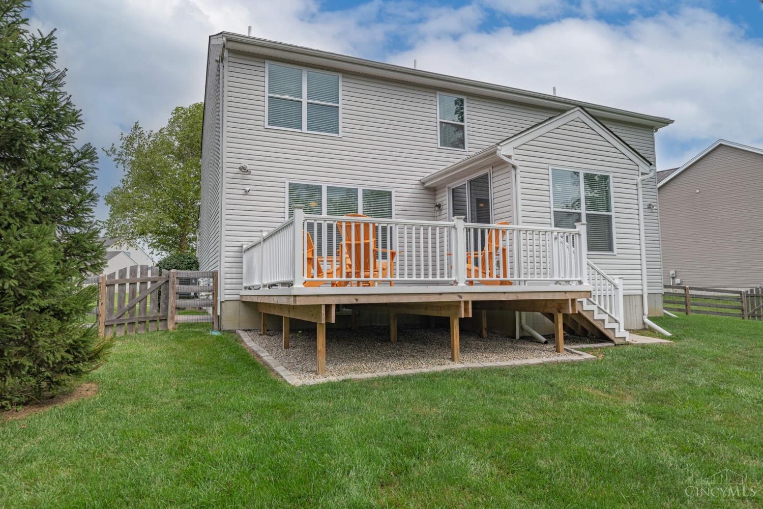 3125 Running Deer Trail