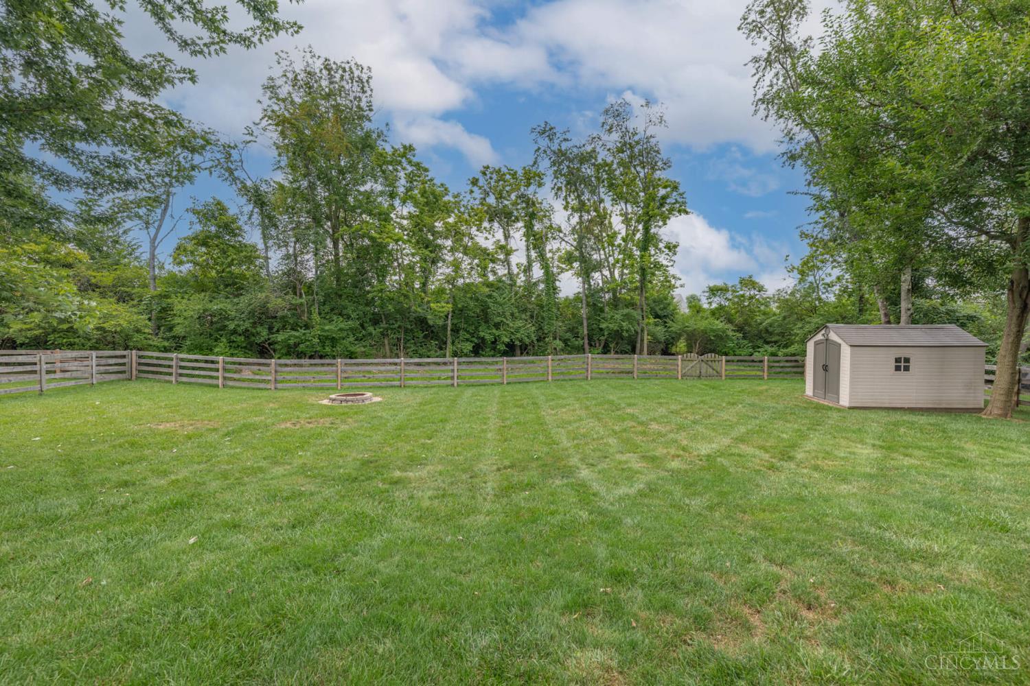 3125 Running Deer Trail