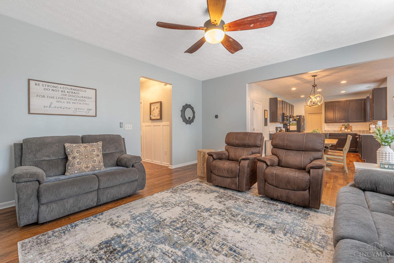 3125 Running Deer Trail