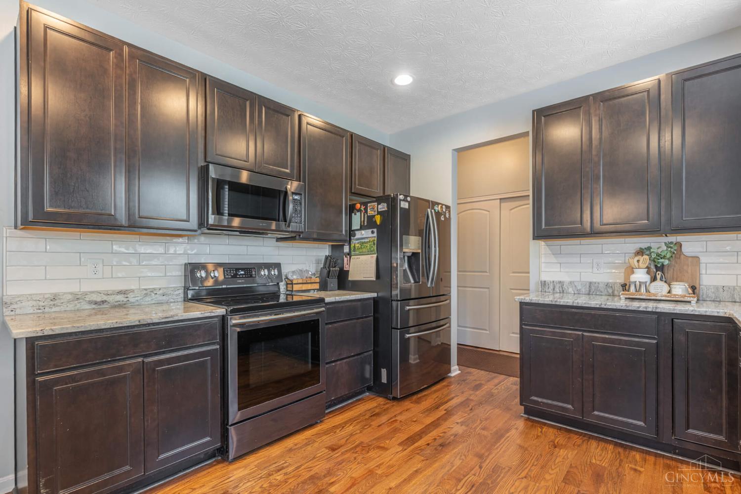 3125 Running Deer Trail