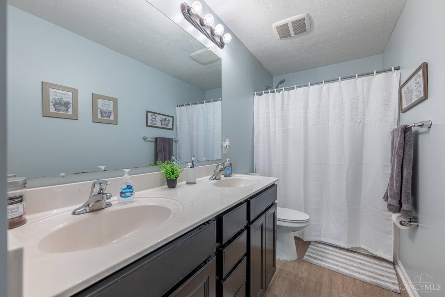 3125 Running Deer Trail