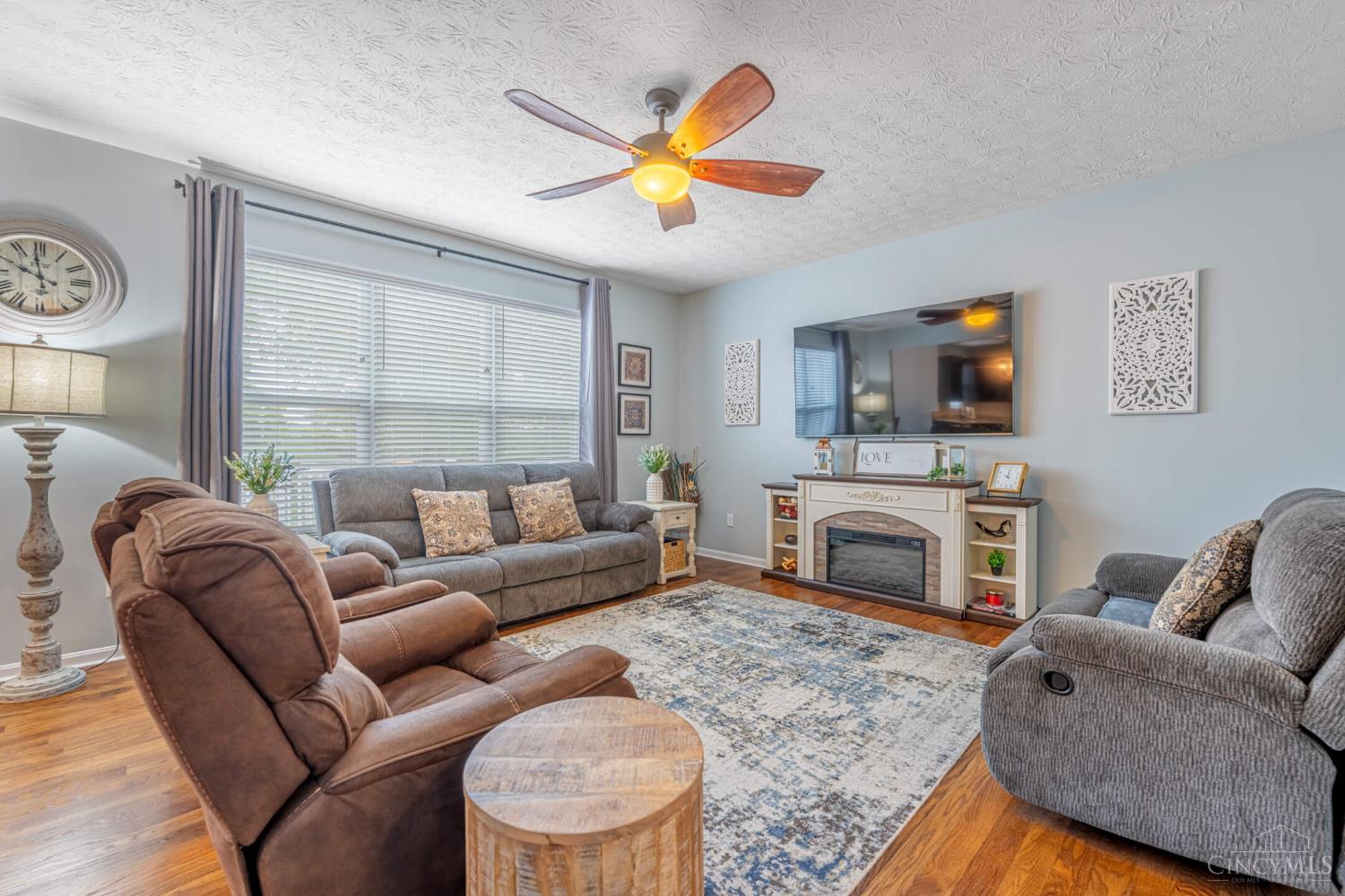 3125 Running Deer Trail