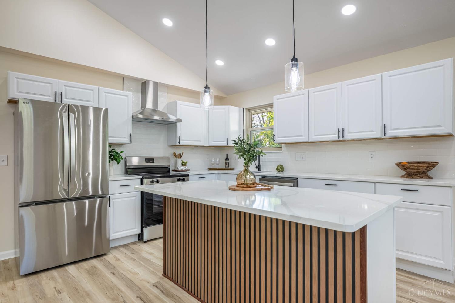 8249 Lakenoll Court