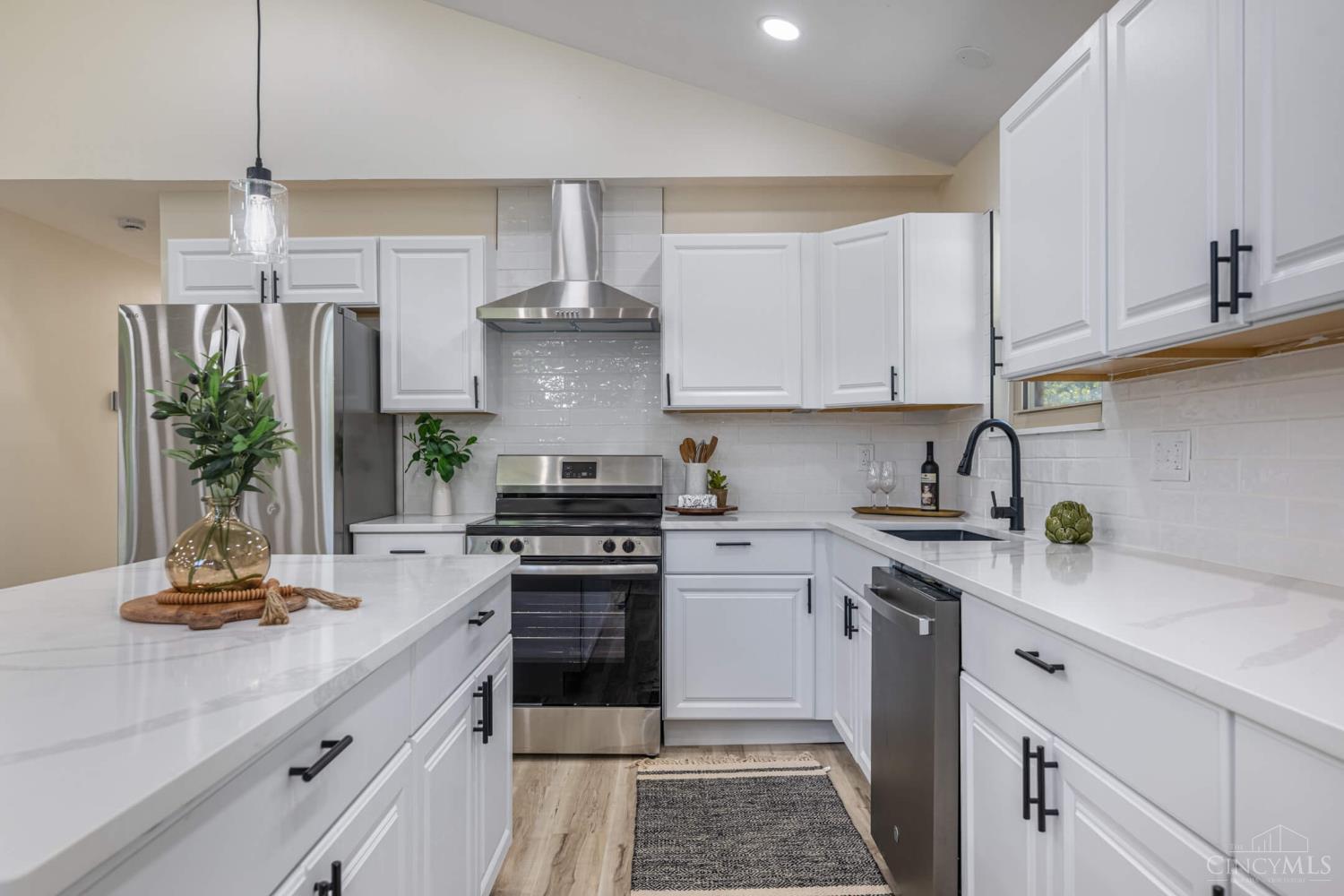 8249 Lakenoll Court