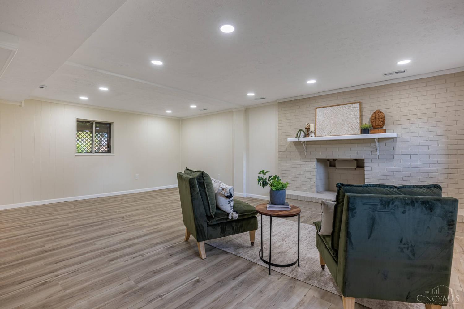 8249 Lakenoll Court