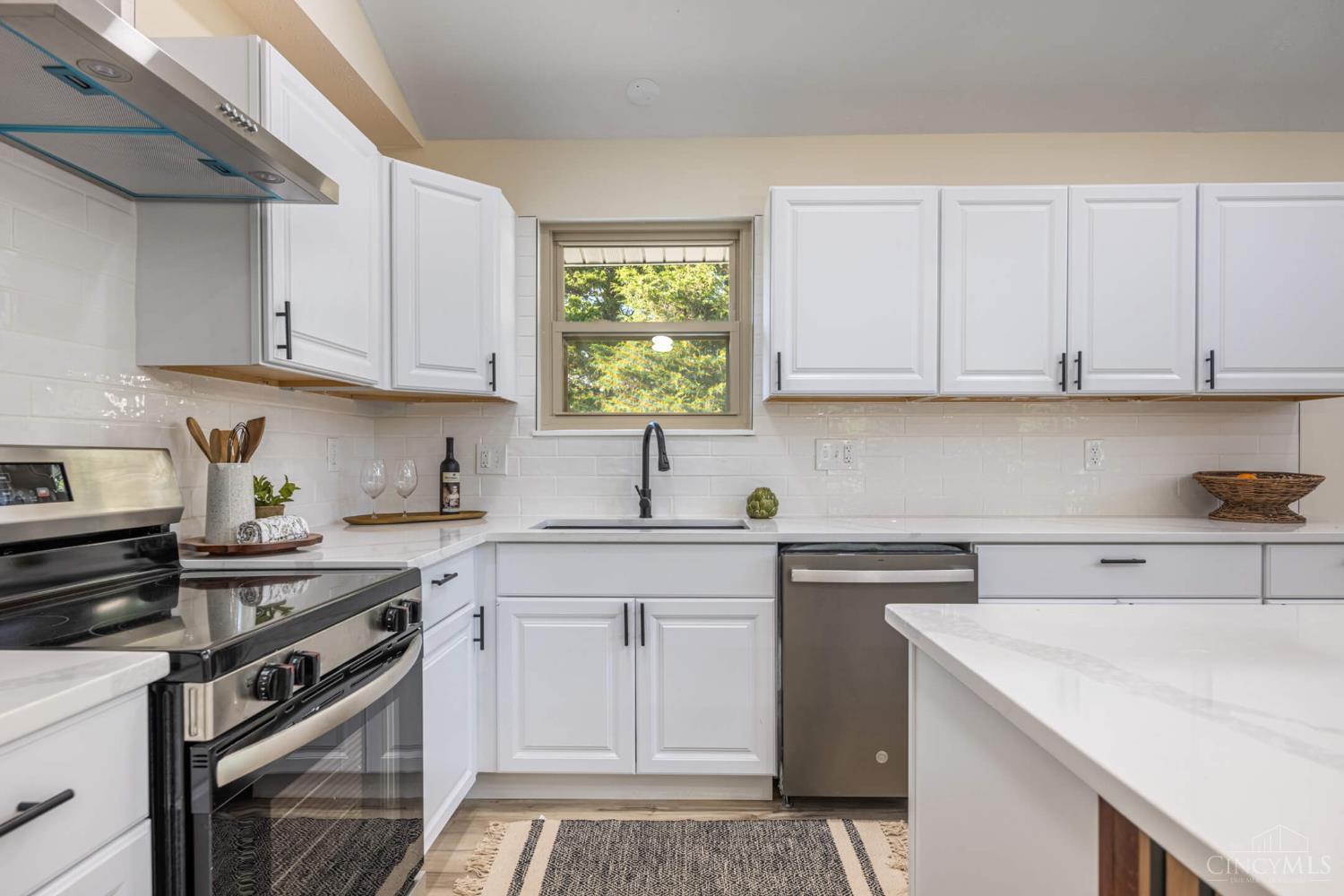 8249 Lakenoll Court