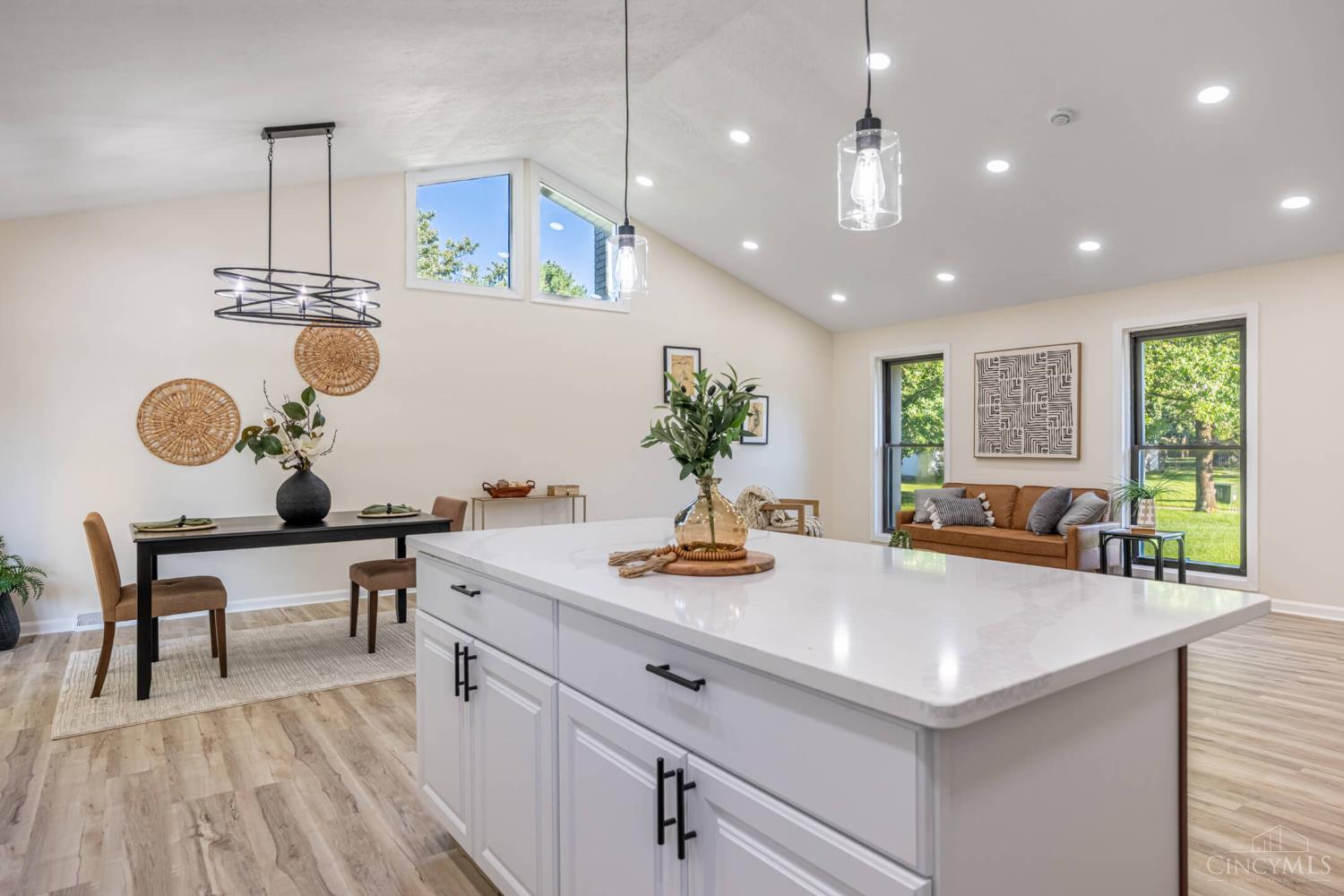8249 Lakenoll Court