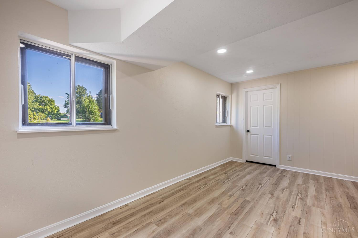 8249 Lakenoll Court
