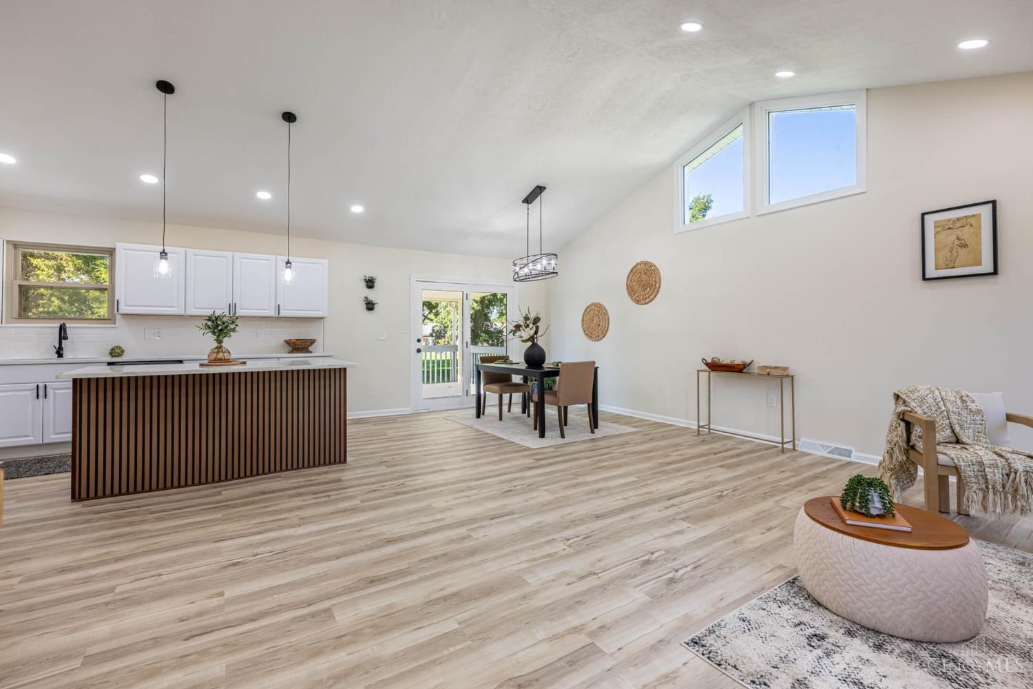 8249 Lakenoll Court