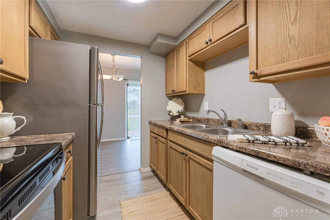 1102 Arrowhead Crossing B