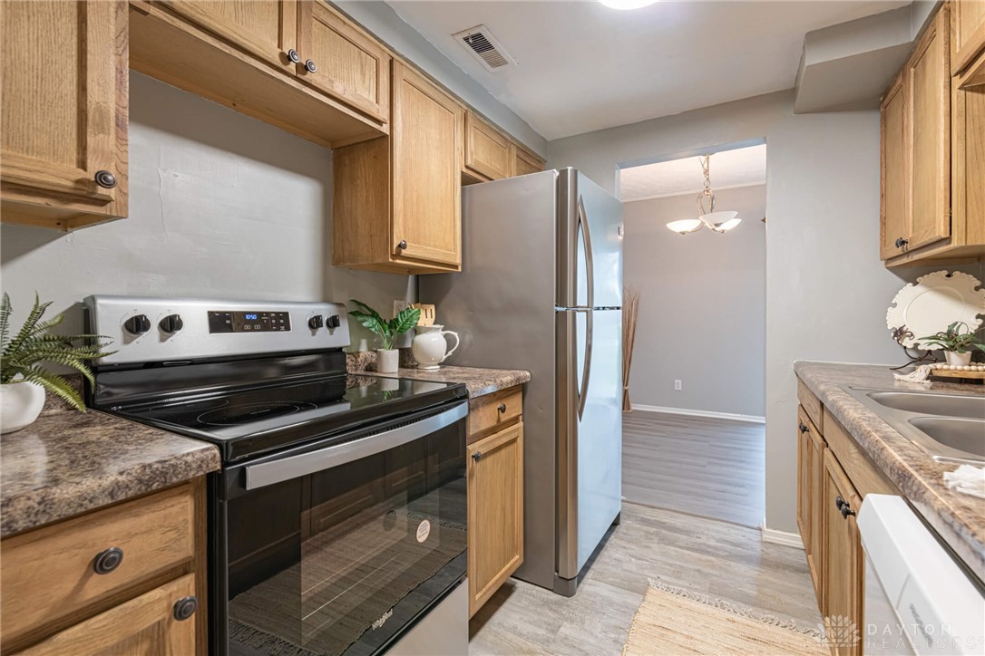 1102 Arrowhead Crossing B