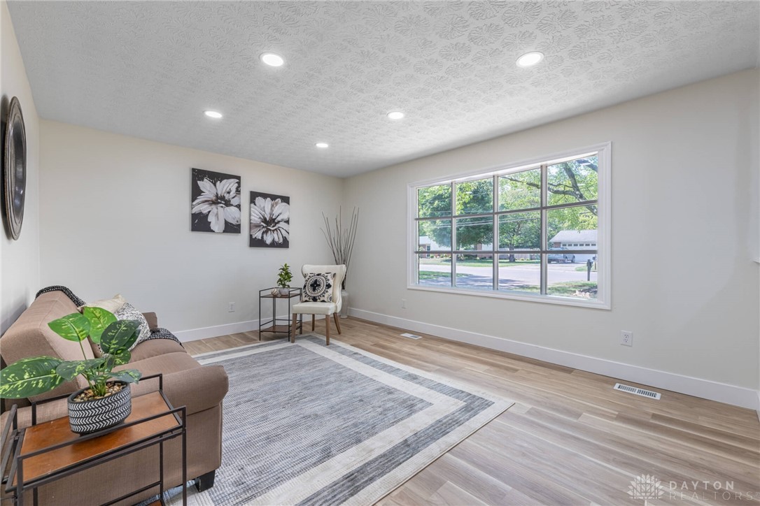 5556 Chateau Way