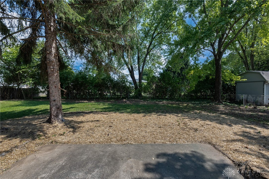 5556 Chateau Way