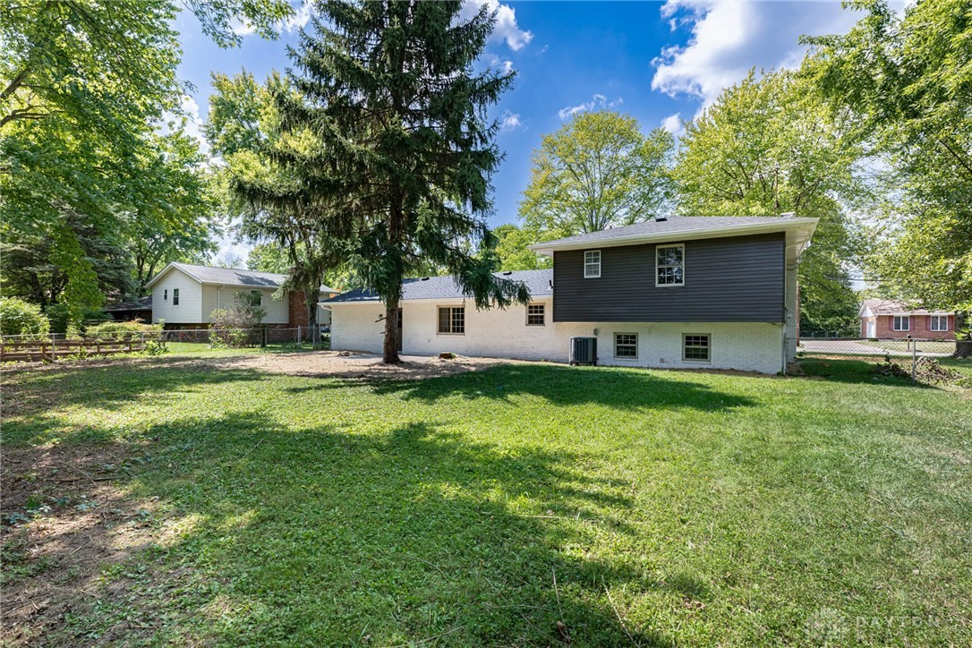 5556 Chateau Way