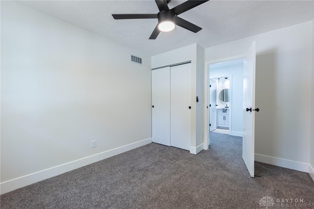 5556 Chateau Way