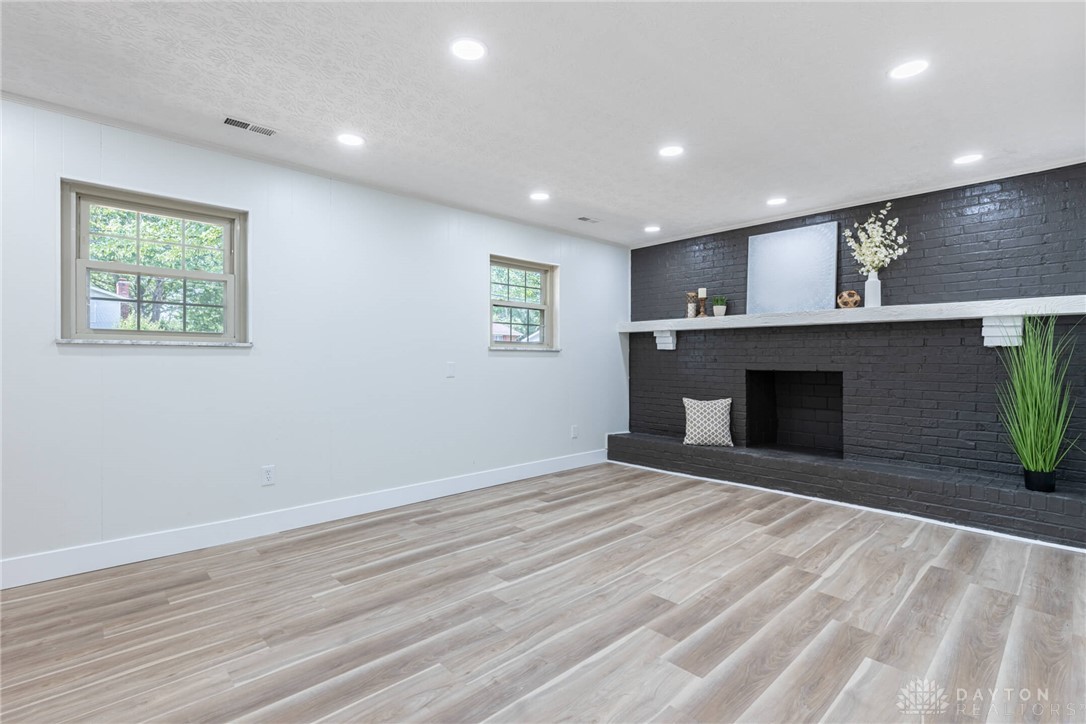 5556 Chateau Way