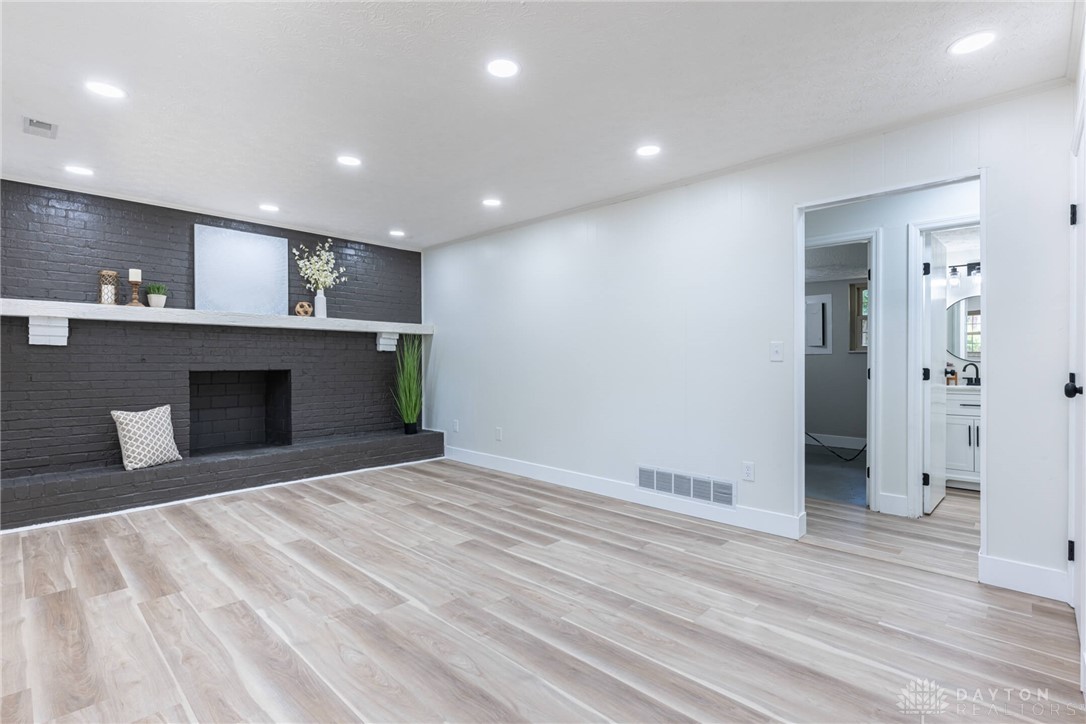 5556 Chateau Way