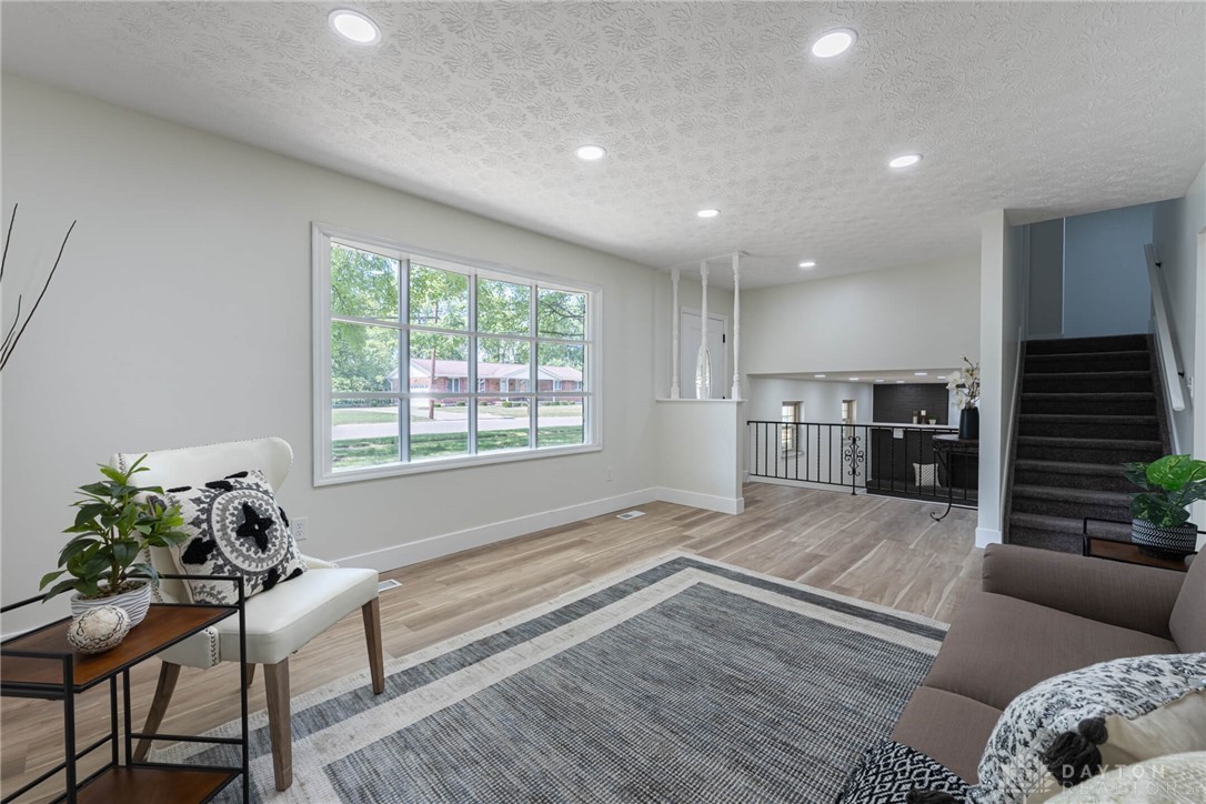 5556 Chateau Way