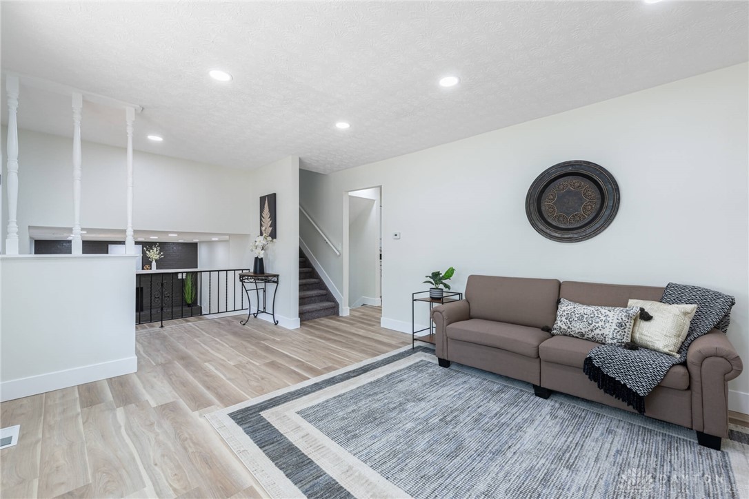 5556 Chateau Way
