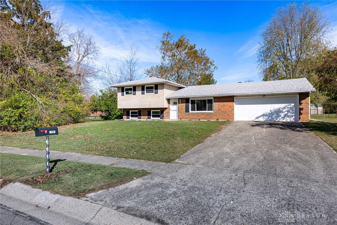 5744 Lake Circle Drive