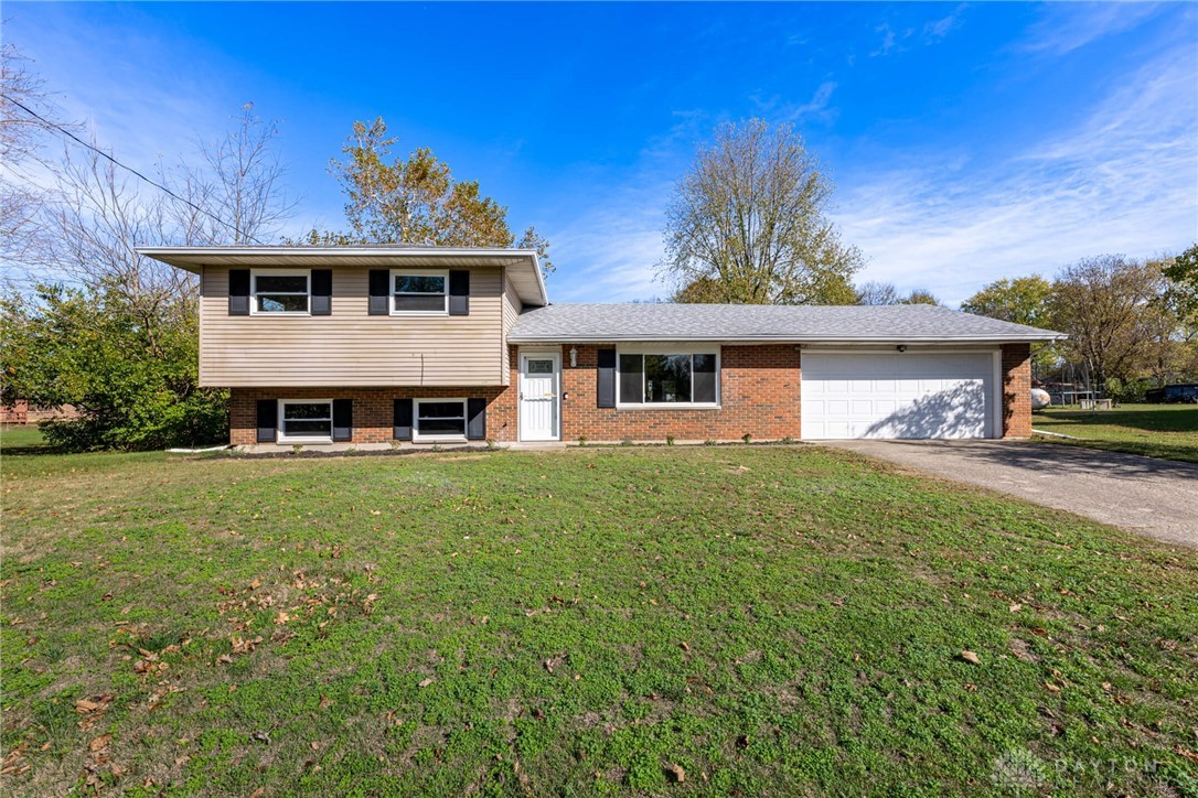 5744 Lake Circle Drive