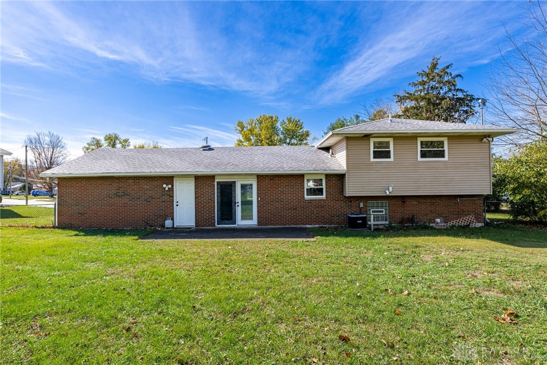 5744 Lake Circle Drive