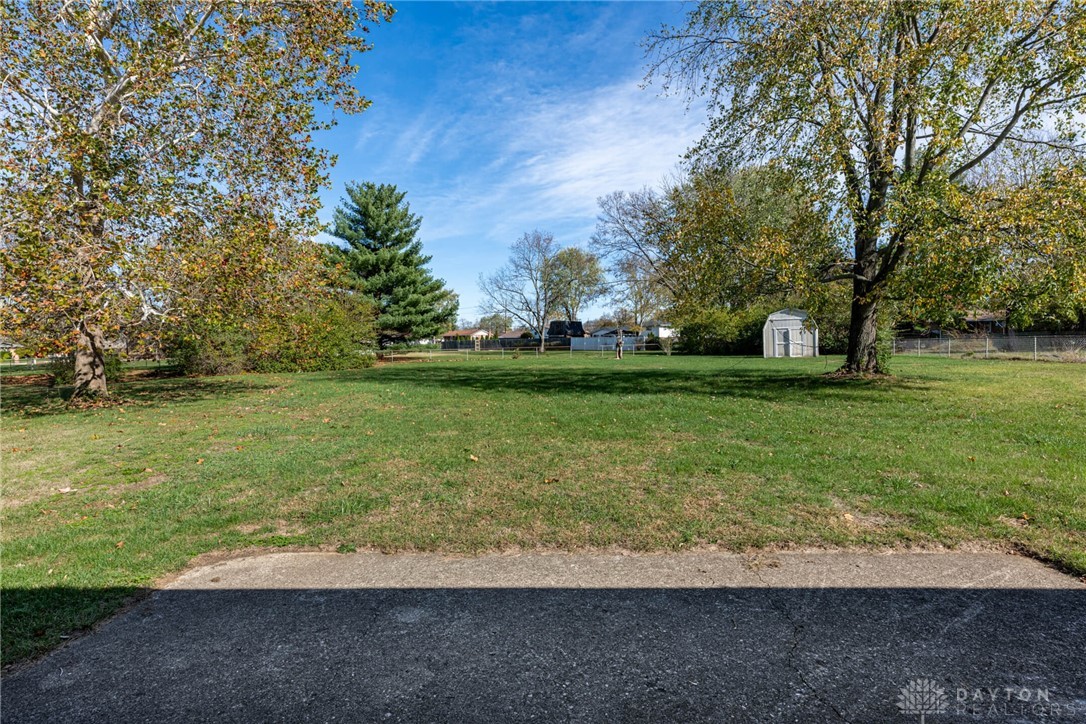 5744 Lake Circle Drive