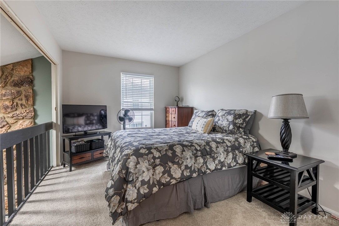 2090 Foxknoll Drive