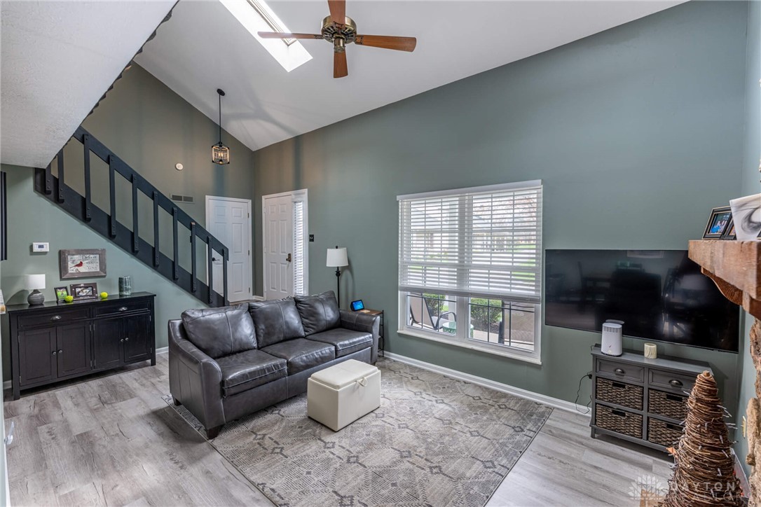 2090 Foxknoll Drive