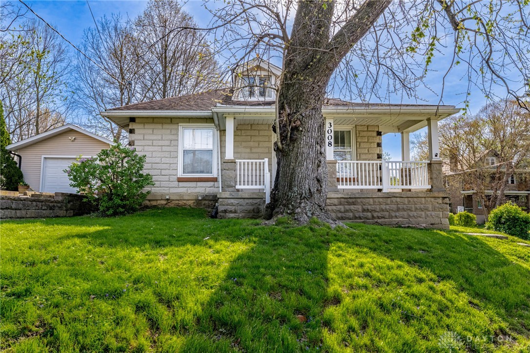 3008 Losantiville Avenue